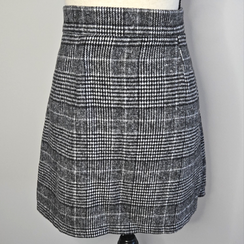 🍉 Cupshe Gray Black Skirt Large
